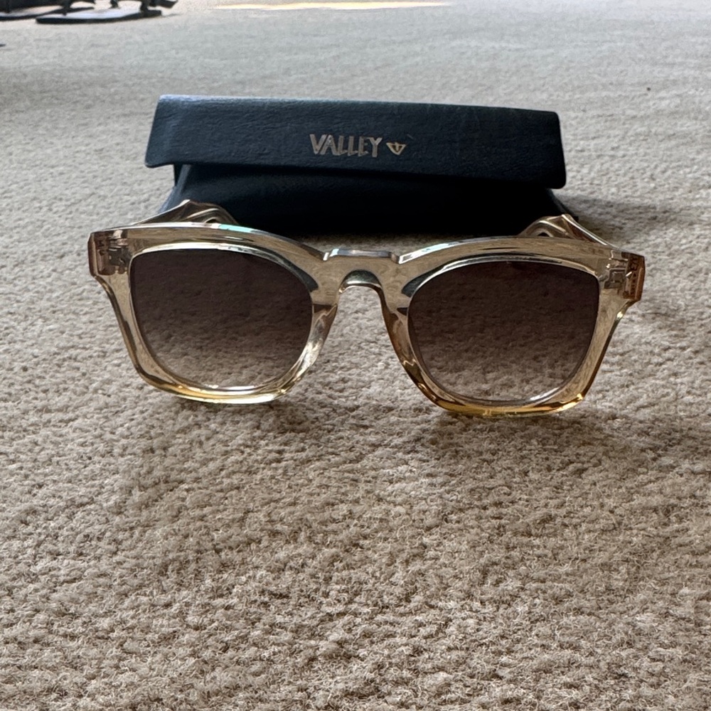 Valley Premium Women's Tan Sunglasses